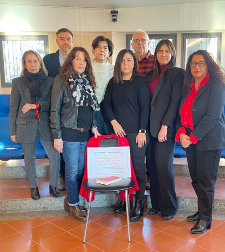 Leggi: «Una sedia vuota “per lei” nei…»