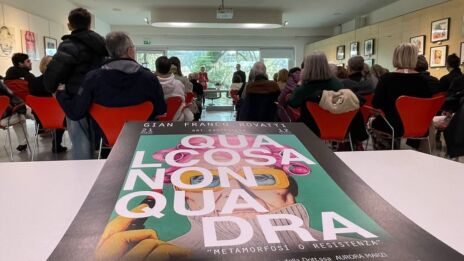 Leggi: &laquo;Una folla all’inaugurazione della mostra “Qualcosa&hellip;&raquo;